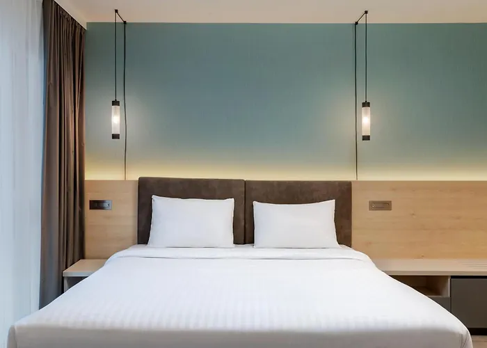 Hotel By Marriott Altona 4*